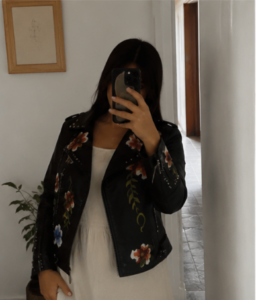 Chaqueta cuero estampado floral photo review